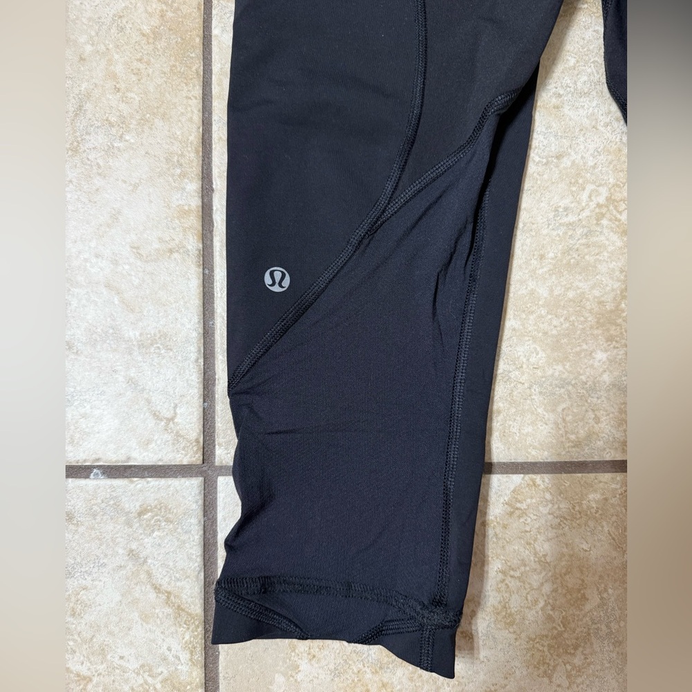 Lululemon Black Cropped Leggings - Picture 5 of 12